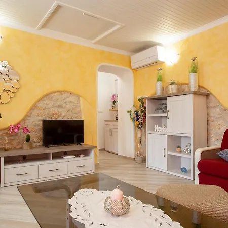 فيلة Old House Pokrajac